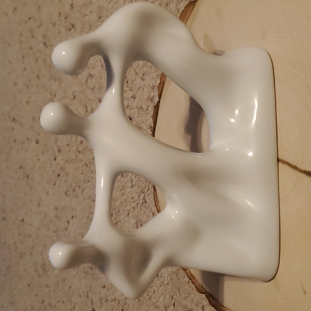 Naaman Hand Casted White Porcelain 3 Person Figurine Israel